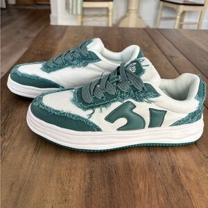 Stylish Green & White Streetwear Sneakers
